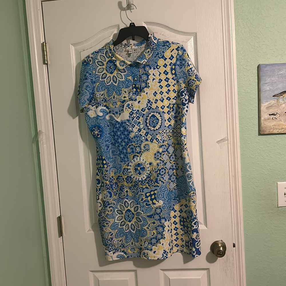 Jude Connally multicolored dress w/ color and two buttons.